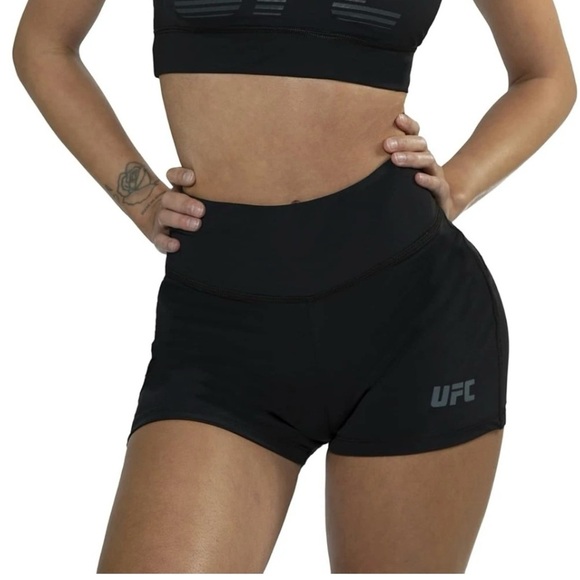 UFC Woman's Black Shorts Essential Booty Biker Shorts Size Large - Picture 1 of 7